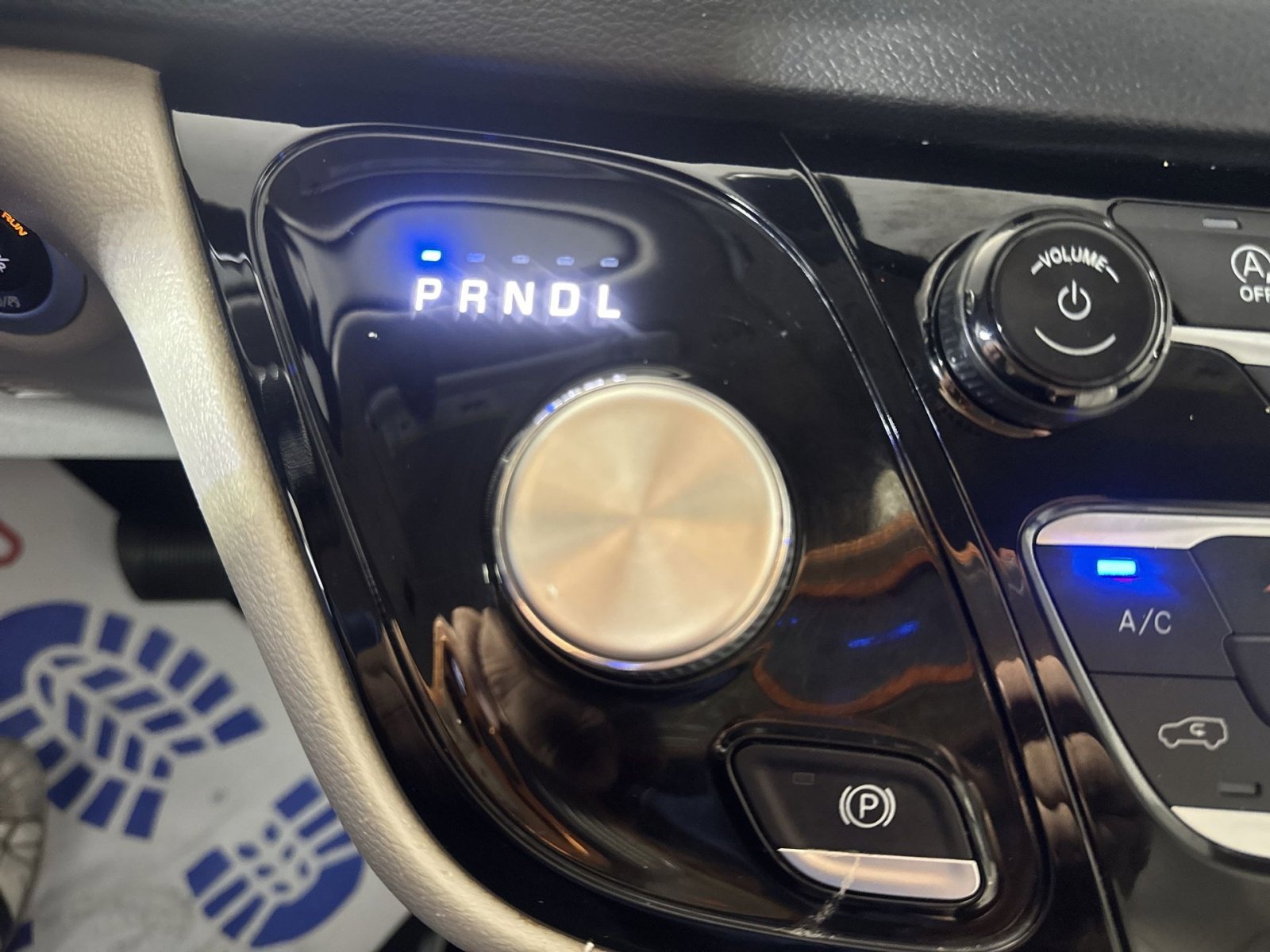 Used 2021 Chrysler Voyager Lxi image 22