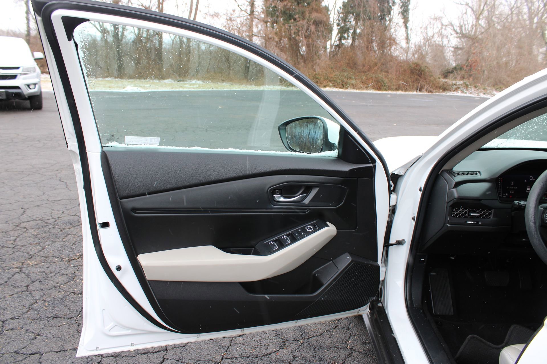 Used 2023 Honda Accord EX image 12