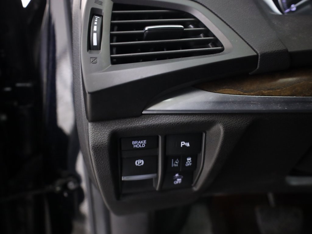 Used 2020 Acura MDX SH-AWD w/ Technology Package image 11