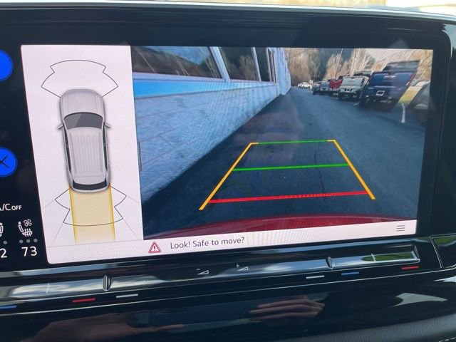 Used 2024 Volkswagen Atlas Cross Sport SEL R-Line image 31