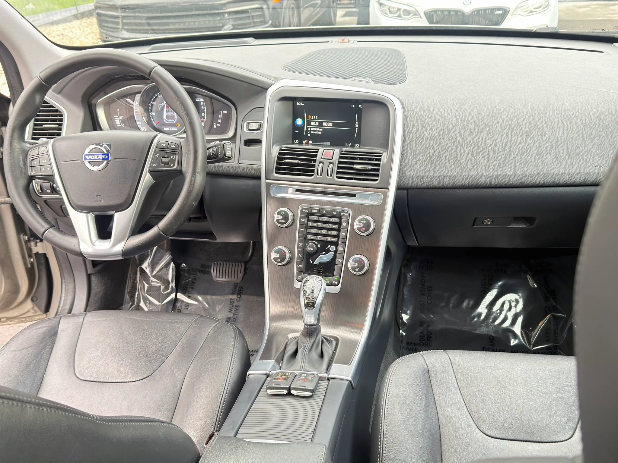 Used 2016 Volvo XC60 T6 Platinum AWD/4WD image 16