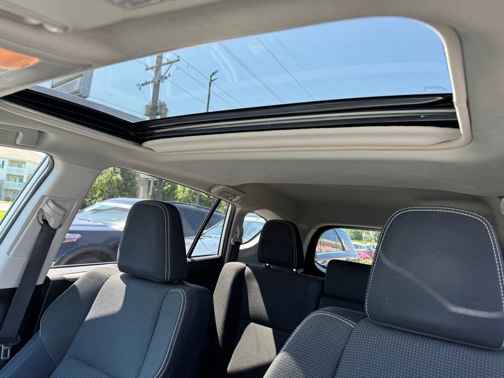 Used 2016 Toyota RAV4 XLE AWD/4WD image 18