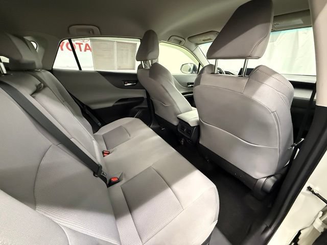 Certified 2021 Toyota Venza LE w/ Carpet Mat Package (TMS) AWD/4WD image 7