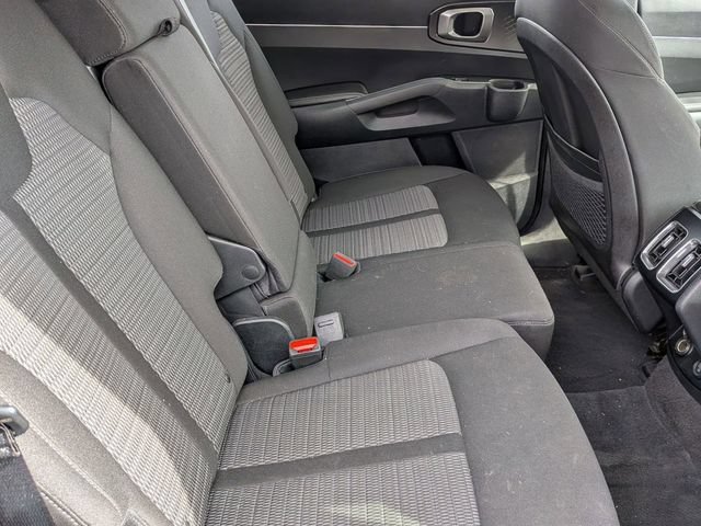 Used 2023 Kia Sorento LX AWD/4WD image 26