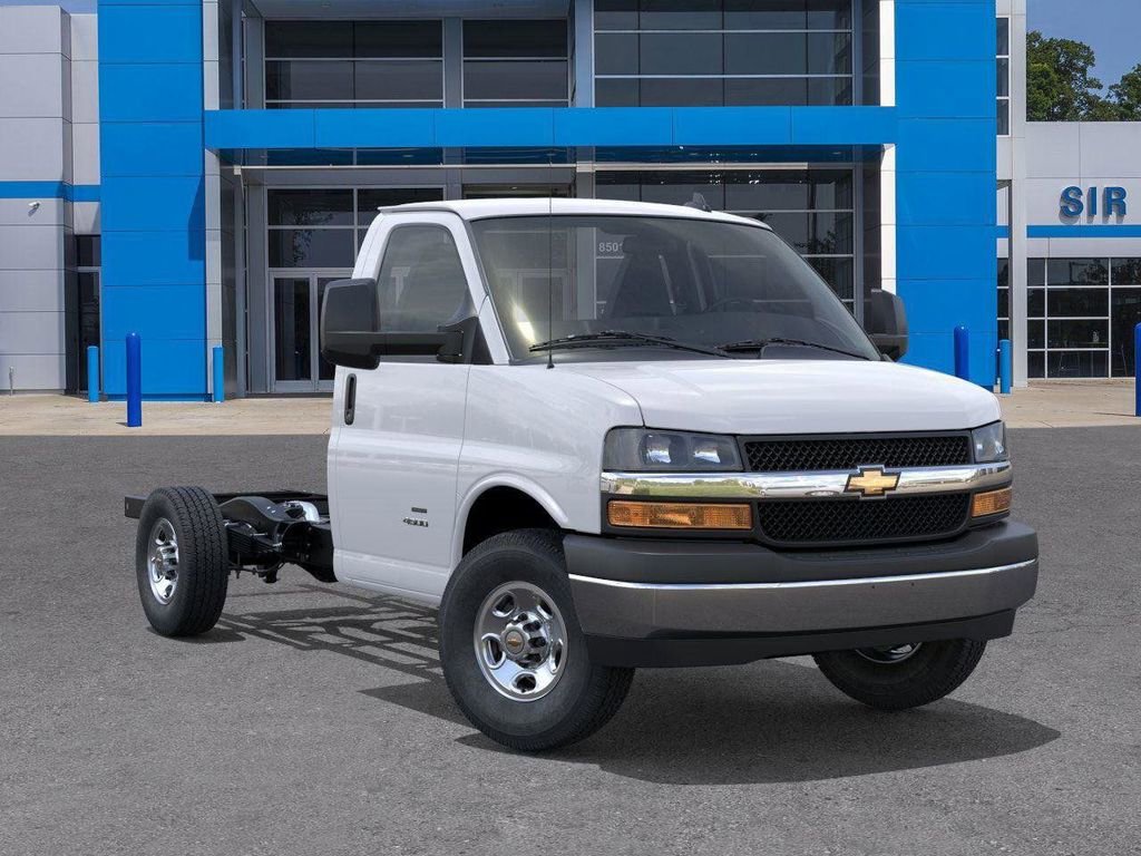 New 2025 Chevrolet Express 3500 Work Van w/ Power Convenience Package image 7