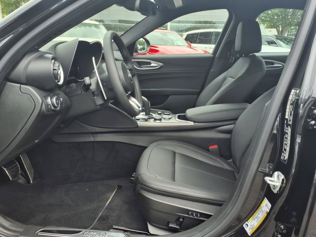New 2025 Alfa Romeo Giulia w/ Driving Assist Package RWD image 3
