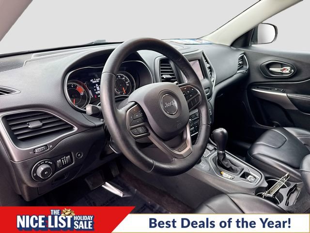 Used 2019 Jeep Cherokee Latitude Plus w/ Comfort/Convenience Group image 9