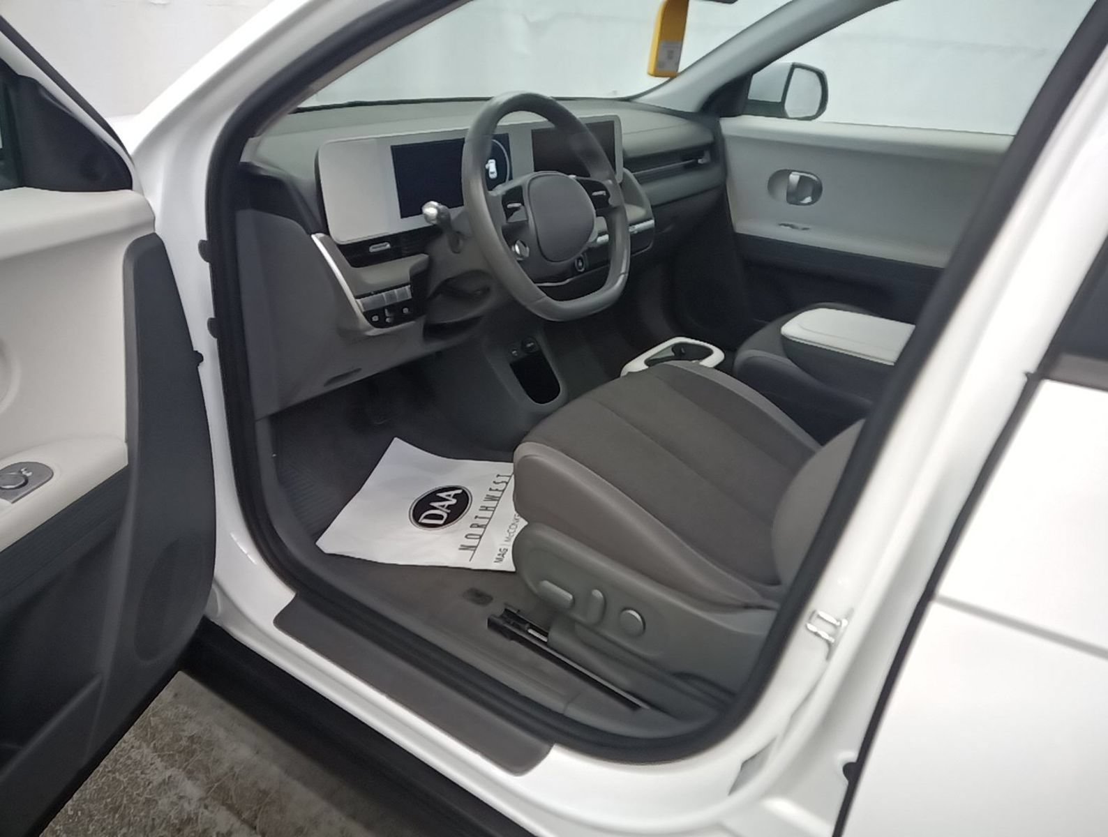 Used 2024 Hyundai Ioniq 5 SEL RWD image 6