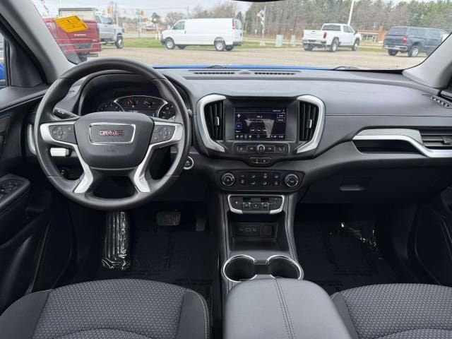 Used 2024 GMC Terrain SLE image 15