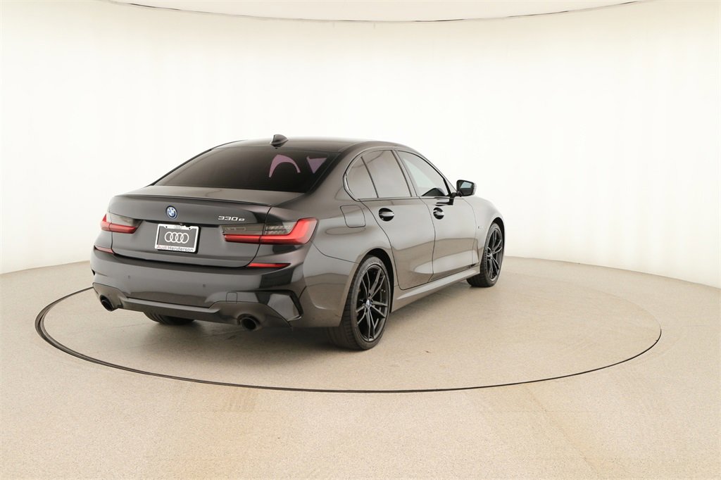 Used 2022 BMW 330e w/ M Sport Package image 6