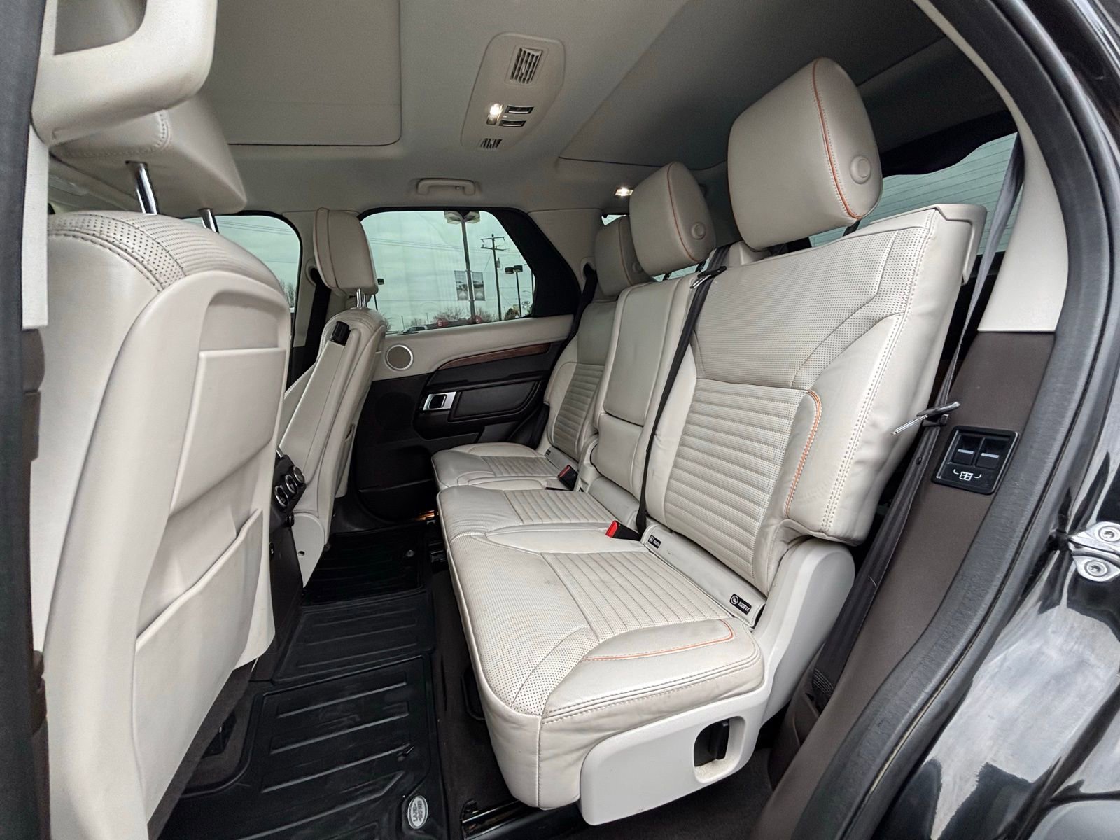 Used 2018 Land Rover Discovery HSE Luxury image 20