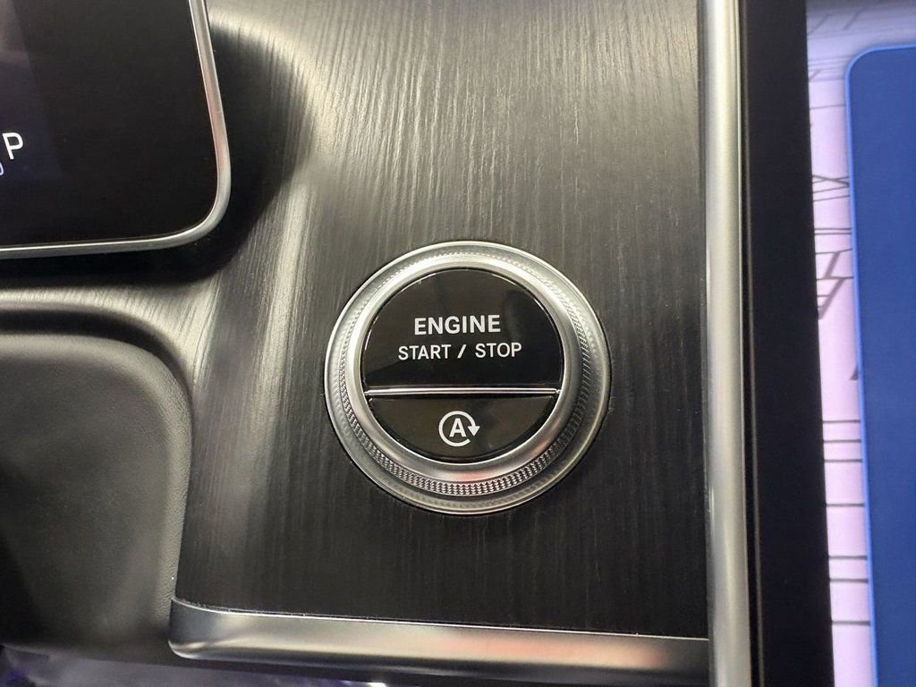 Used 2022 Mercedes-Benz S 580 4MATIC Sedan w/ AMG Line Package image 16