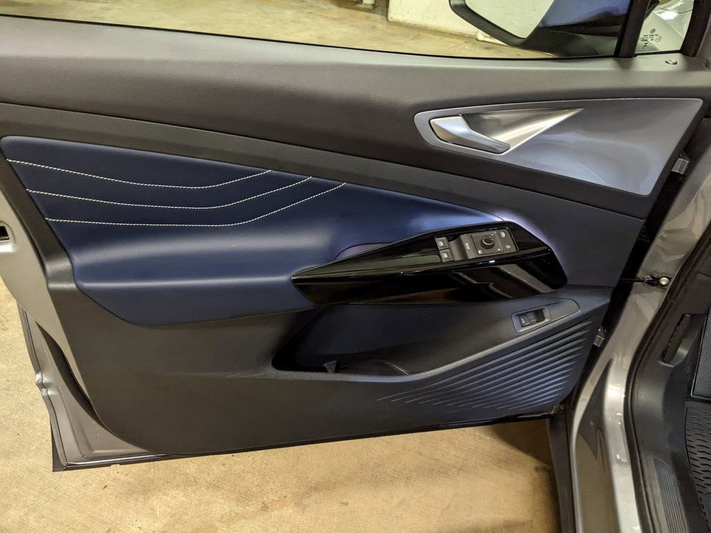 New 2025 Volkswagen ID.4 Pro S image 9