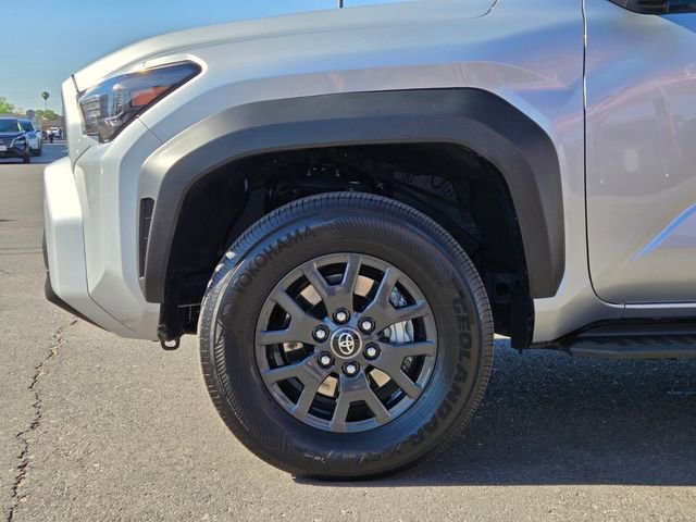 Used 2025 Toyota 4Runner SR5 AWD/4WD image 10