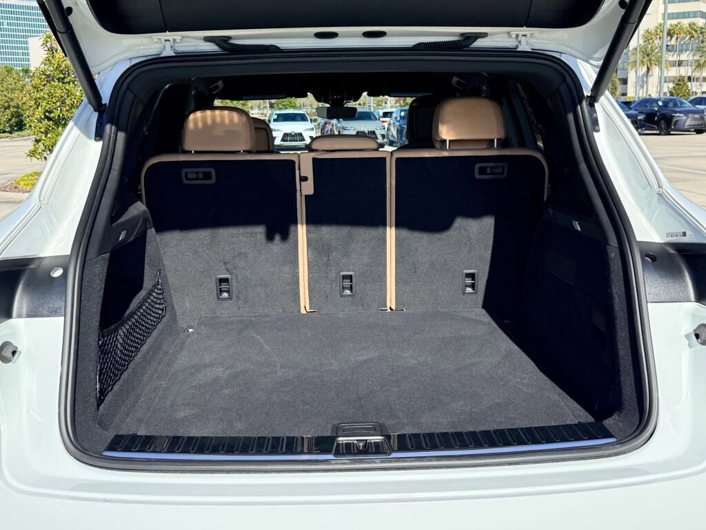 Used 2021 Porsche Cayenne image 13