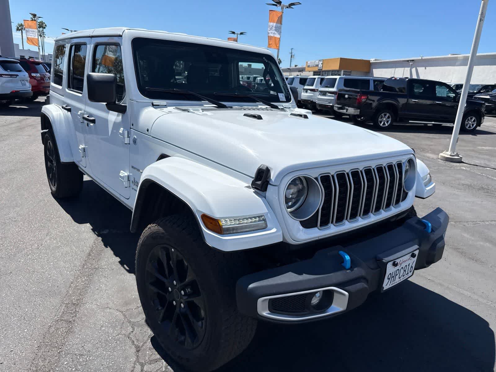 Used 2024 Jeep Wrangler Unlimited Sahara AWD/4WD image 8