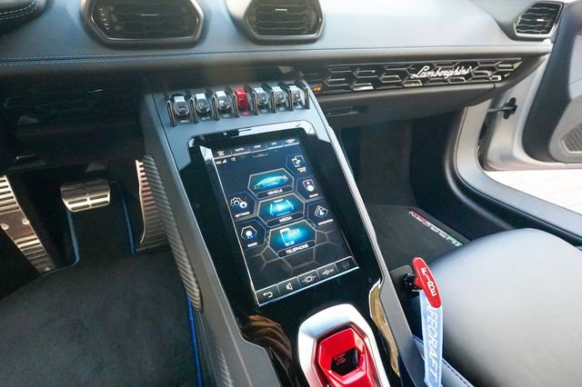Used 2020 Lamborghini Huracan EVO image 70