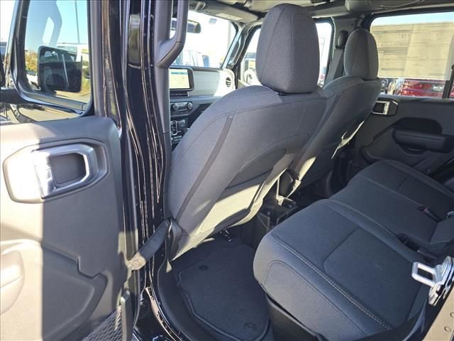 New 2026 Jeep Gladiator Sport AWD/4WD image 5