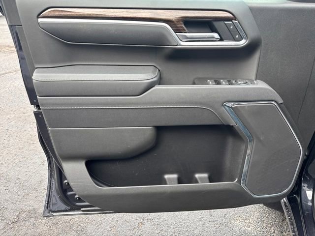 Used 2025 GMC Sierra 1500 SLE image 13