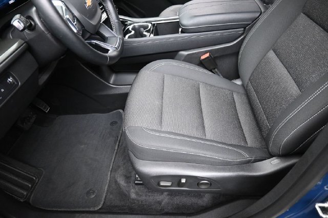 Used 2025 Chevrolet Traverse LT FWD image 15