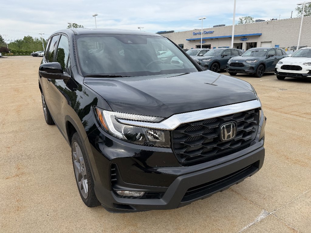 Used 2023 Honda Passport EX-L image 2