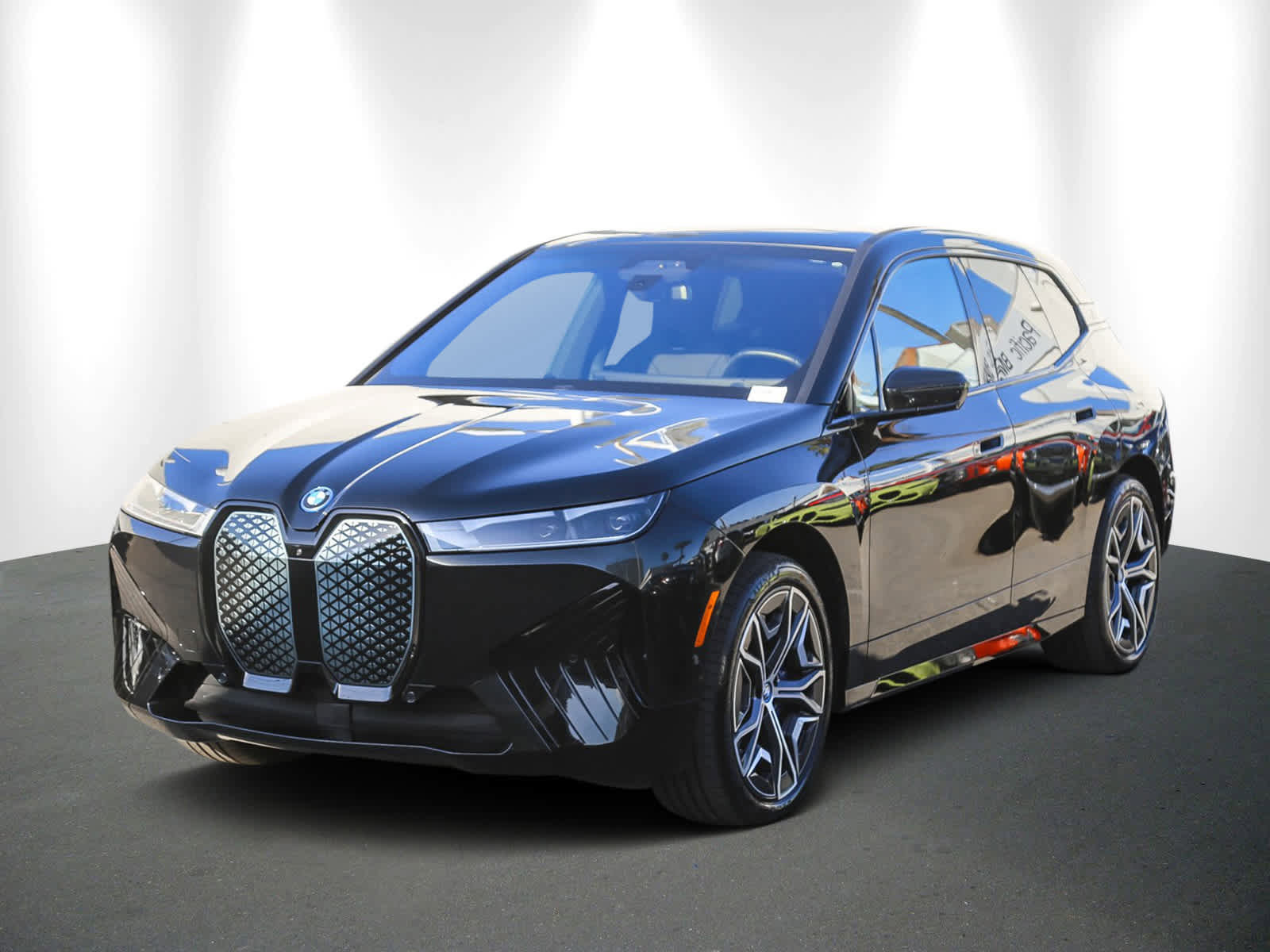 Used 2025 BMW iX xDrive50 image 3