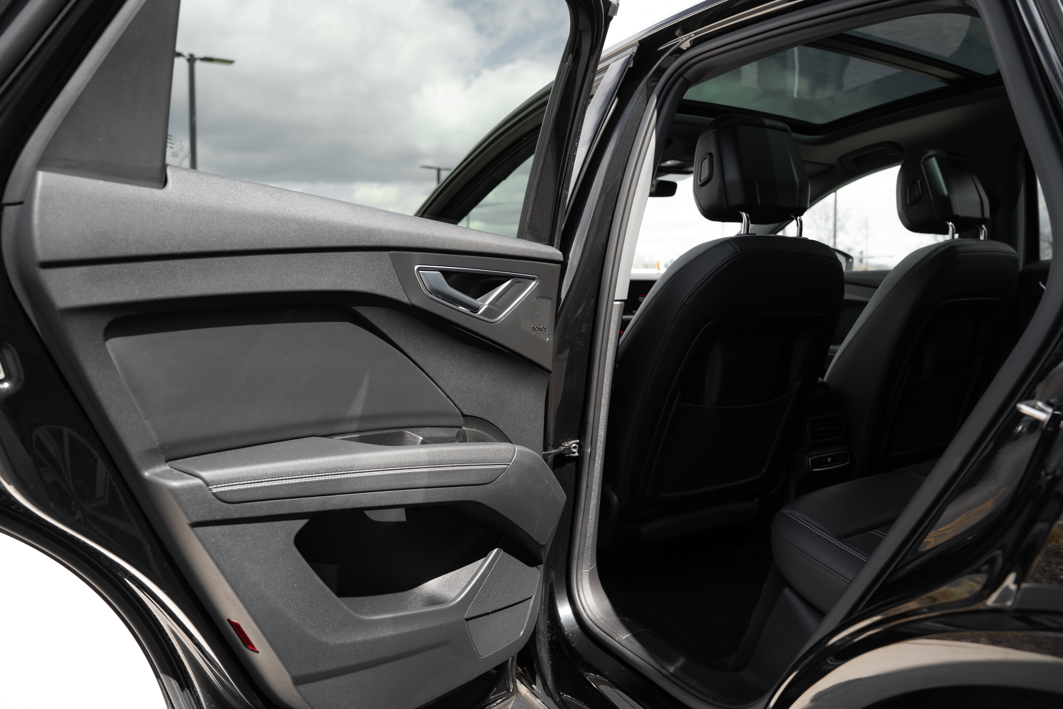 Certified 2023 Audi Q4 e-tron Prestige image 29