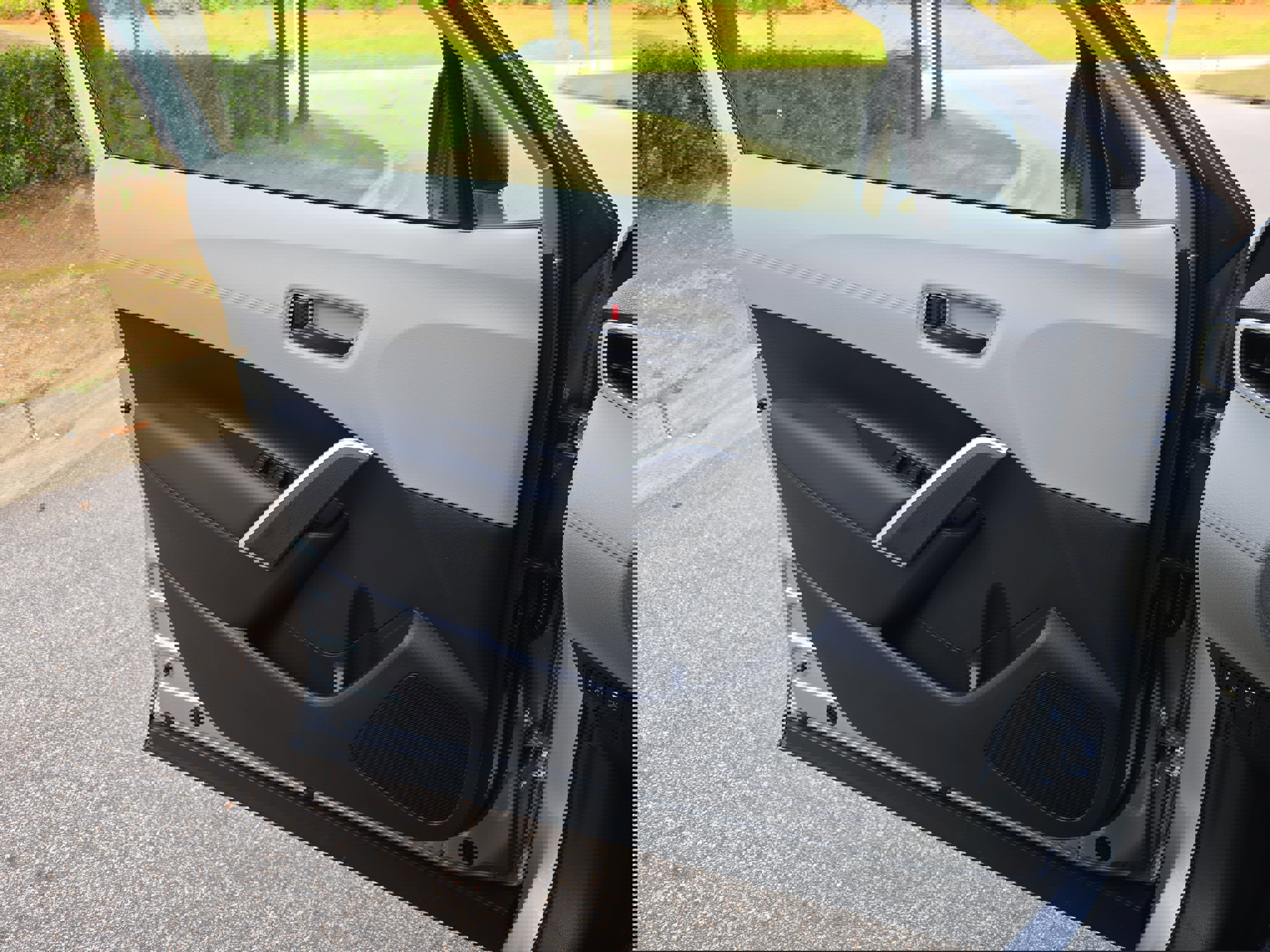 Used 2025 Toyota Corolla Cross L FWD image 24