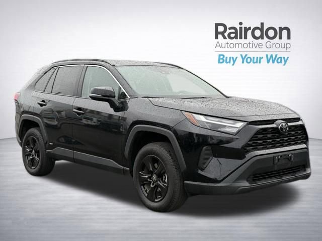 Used 2025 Toyota RAV4 XLE AWD/4WD image 1