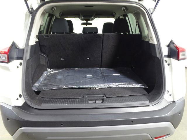 Used 2023 Nissan Rogue SV AWD/4WD image 13