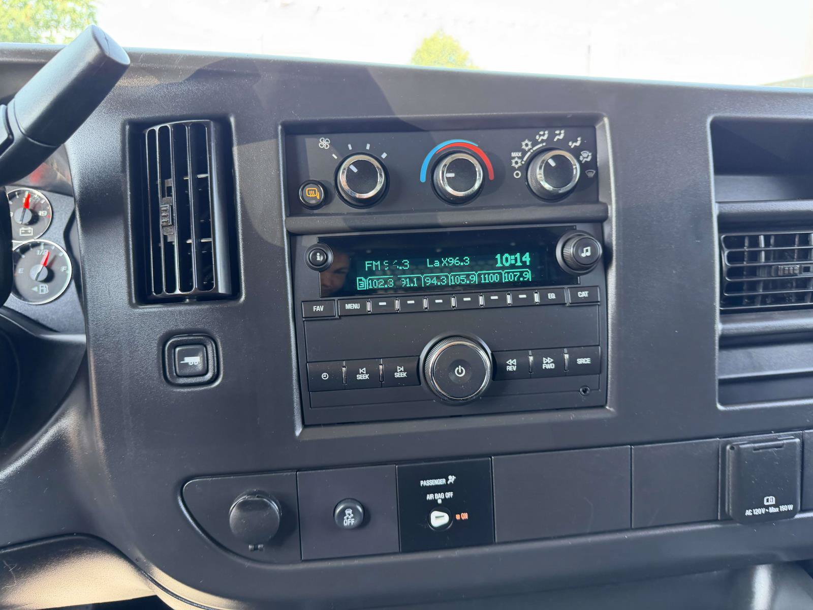 Certified 2025 GMC Savana 2500 w/ Driver Convenience Package RWD image 24