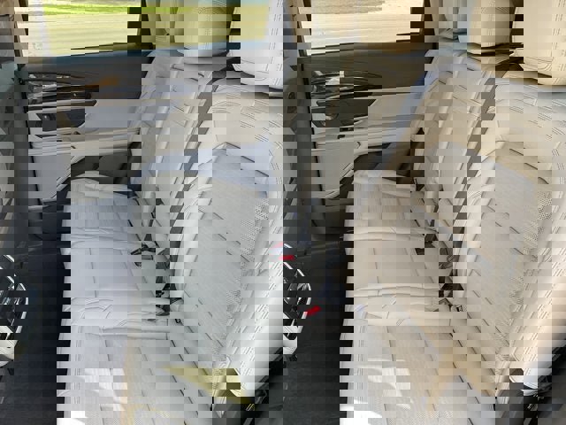 Used 2024 Lincoln Nautilus Reserve w/ Equipment Group 202A image 13