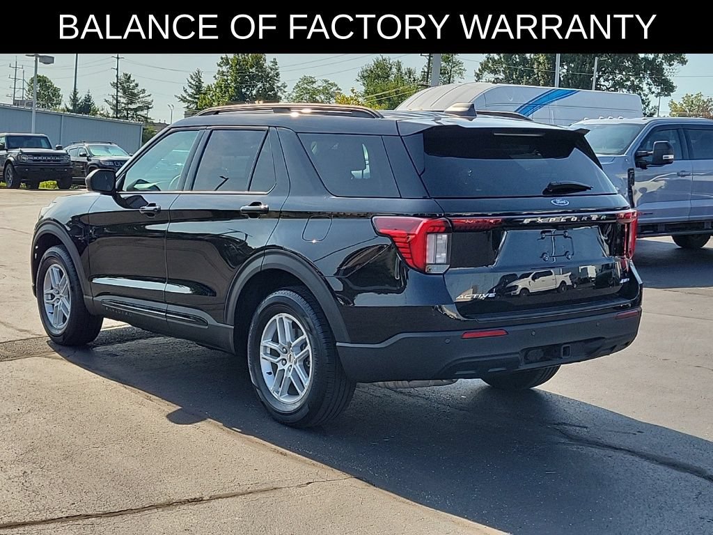 Used 2026 Ford Explorer Active AWD/4WD image 3