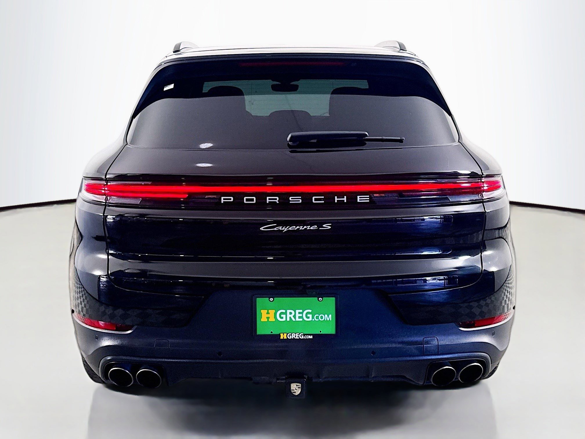 Used 2024 Porsche Cayenne S image 8