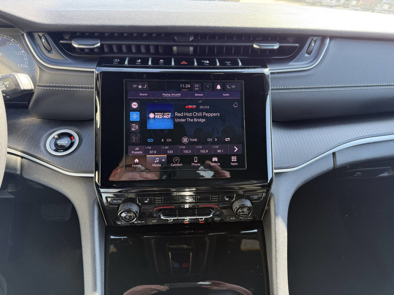 Used 2025 Jeep Grand Cherokee Altitude image 8