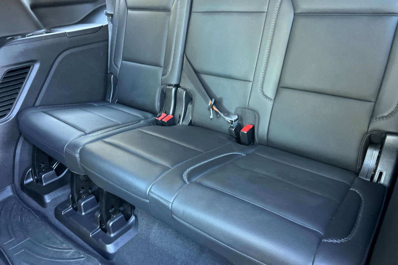 Used 2021 GMC Yukon Denali w/ Denali Premium Package image 15