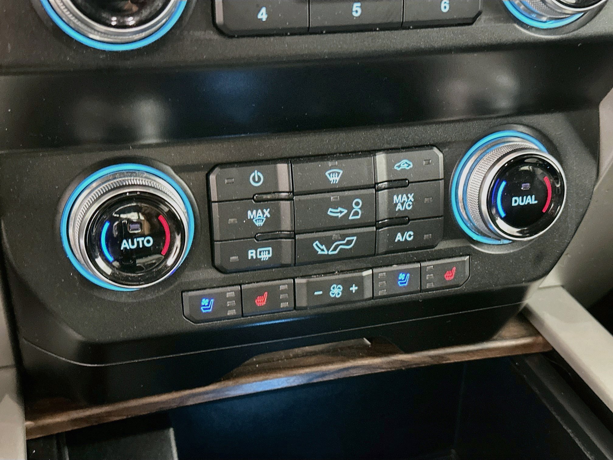 Used 2020 Ford F150 Lariat w/ Equipment Group 502A Luxury AWD/4WD image 24