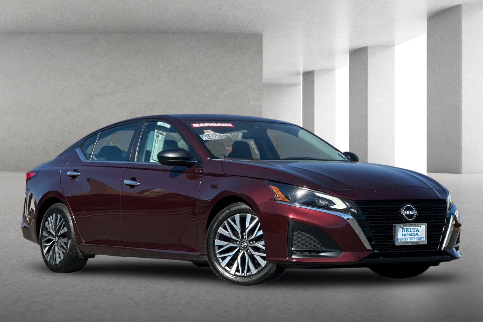 Used 2024 Nissan Altima 2.5 SV FWD image 1