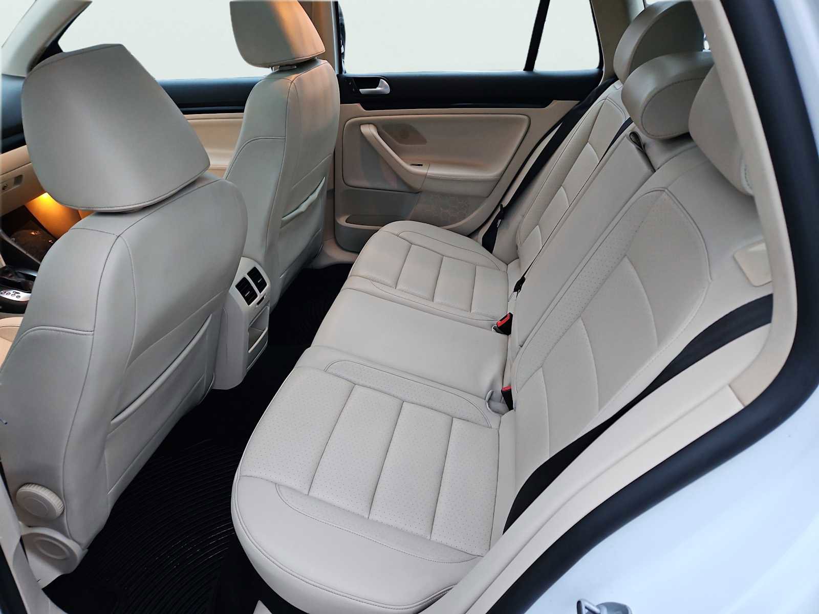 Used 2014 Volkswagen Jetta SE image 28