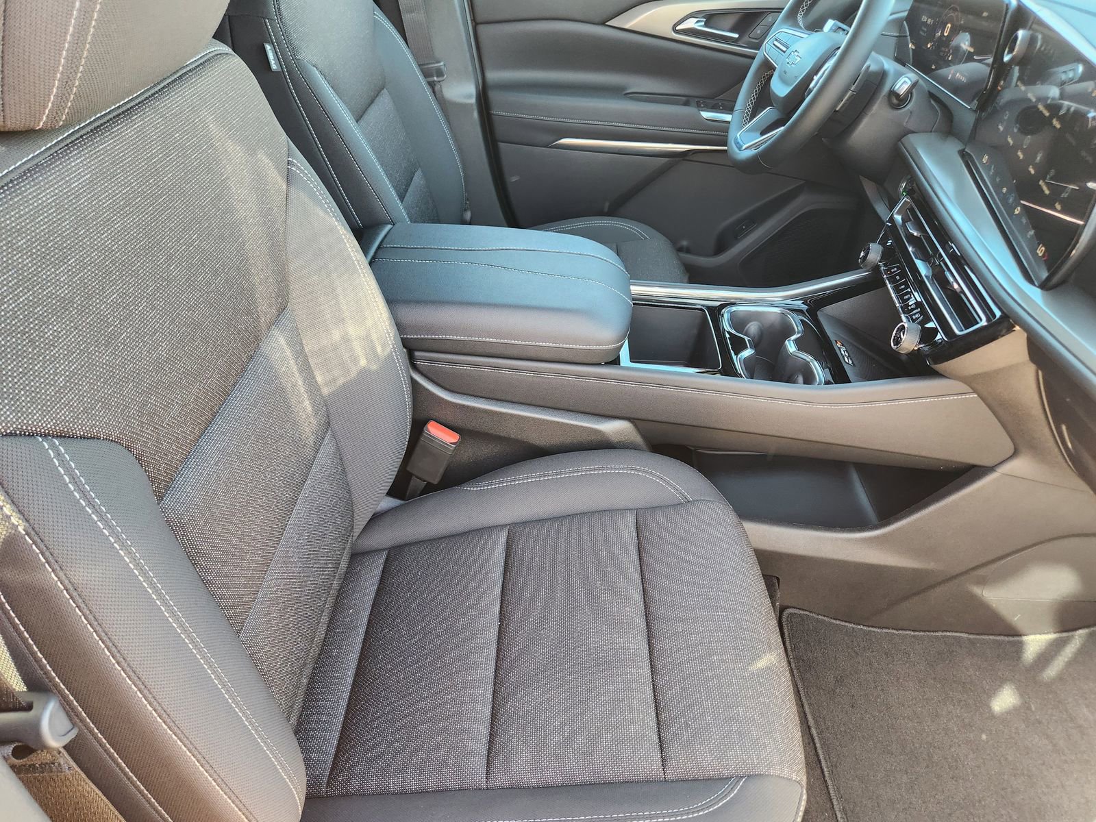 New 2026 Chevrolet Traverse LT w/ Midnight/Sport Edition image 12