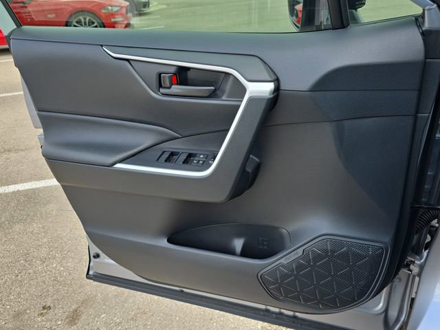 Used 2025 Toyota RAV4 LE image 26