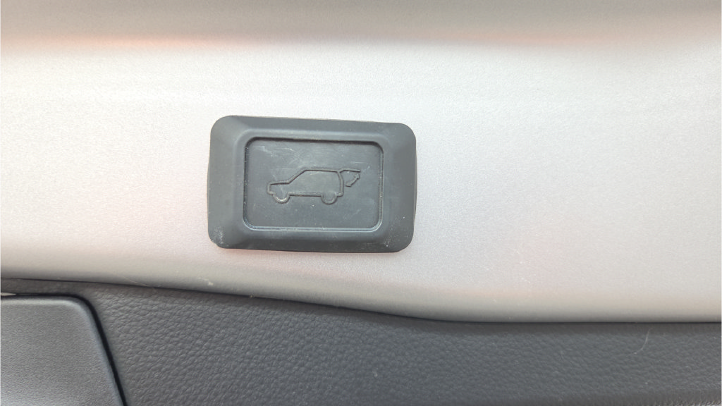 Used 2023 Toyota RAV4 XSE w/ XSE Grade Weather Package AWD/4WD image 55