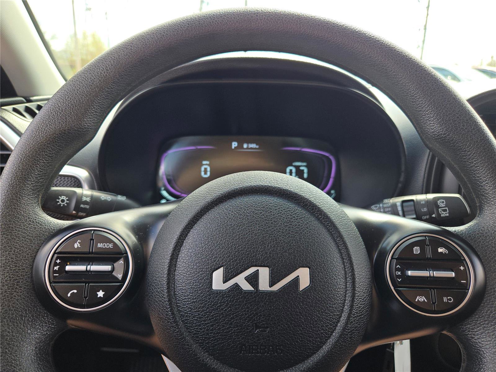 Used 2025 Kia Soul LX w/ LX Technology Package image 34