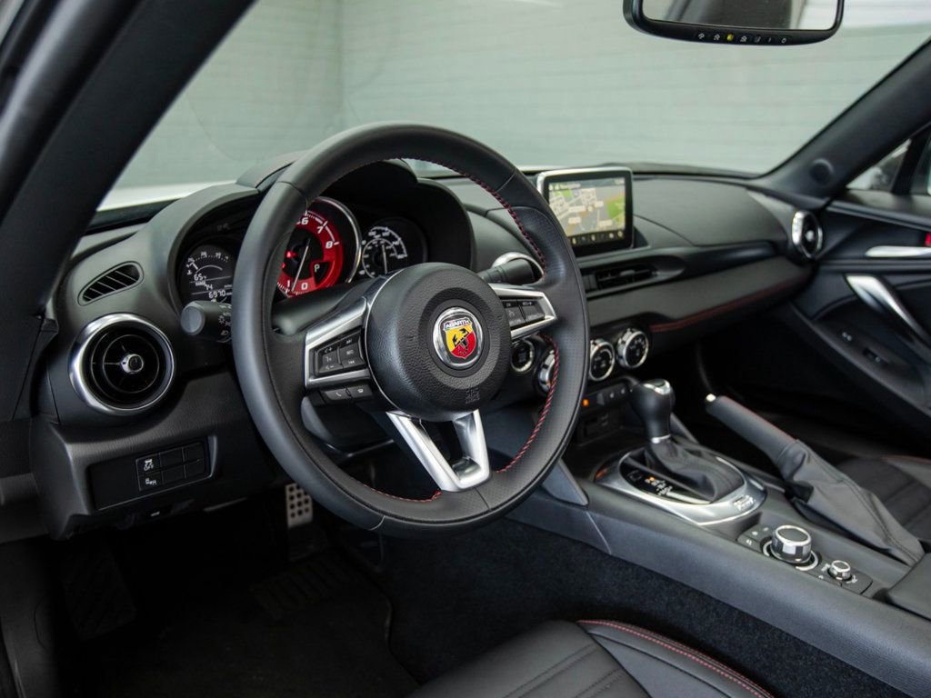 Used 2020 FIAT 124 Spider Abarth w/ Convenience Group image 16