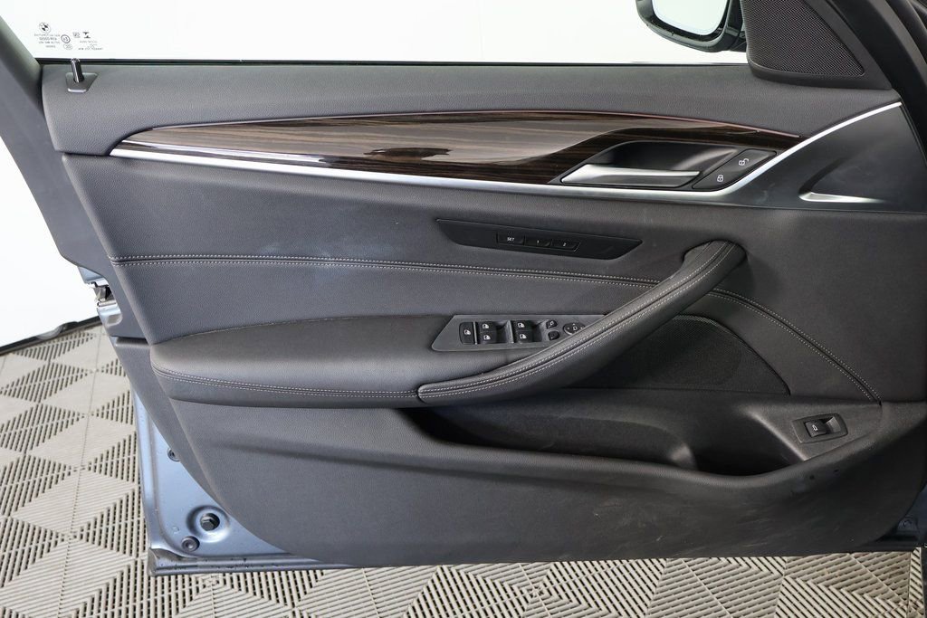 Used 2021 BMW 530i w/ Convenience Package image 11