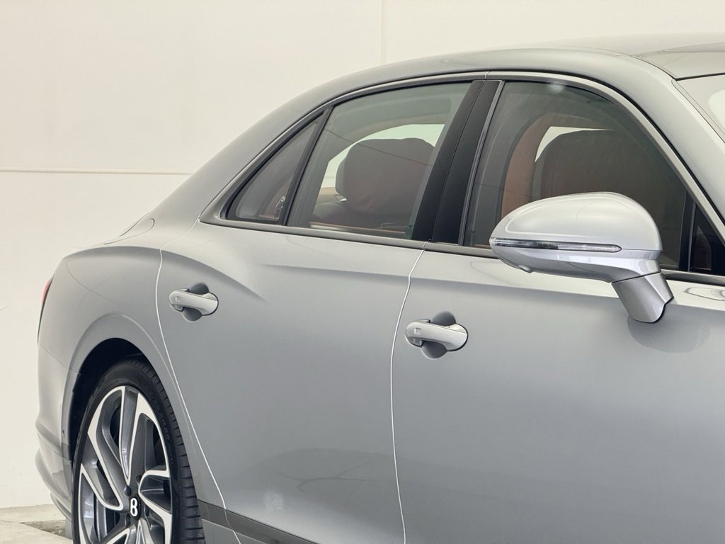 New 2026 Bentley Flying Spur Plug-In Hybrid image 54