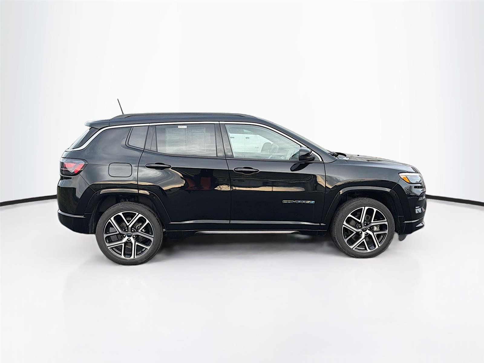 Used 2025 Jeep Compass Limited w/ Elite Group image 8