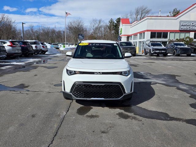 Certified 2023 Kia Soul LX image 3