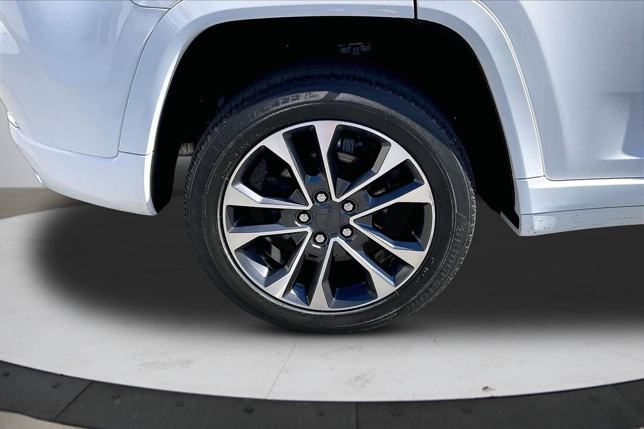 Certified 2023 Jeep Grand Cherokee Overland w/ Luxury Tech Group IV image 38