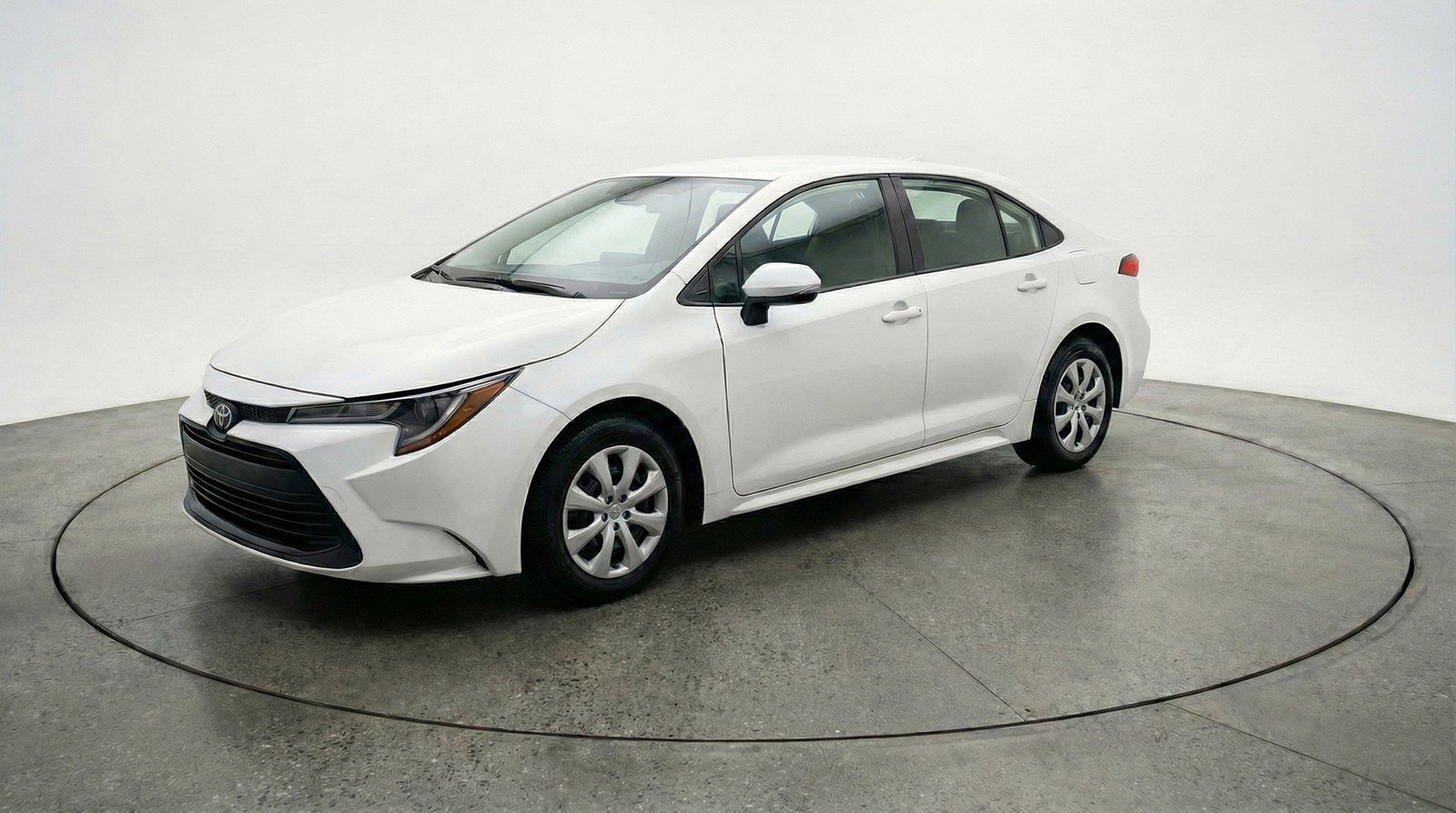 Used 2025 Toyota Corolla LE image 3
